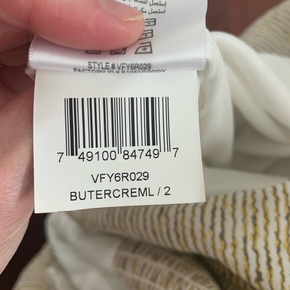 BCBGeneration Short Party Dress Buttercream - Picture 10 of 10